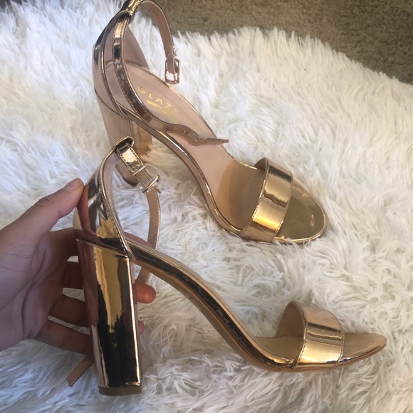 SOLD Gold heels - Picture 1 of 6
